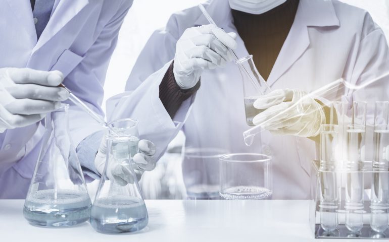 La OMS prueba tres nuevos medicamentos para tratar el COVID-19