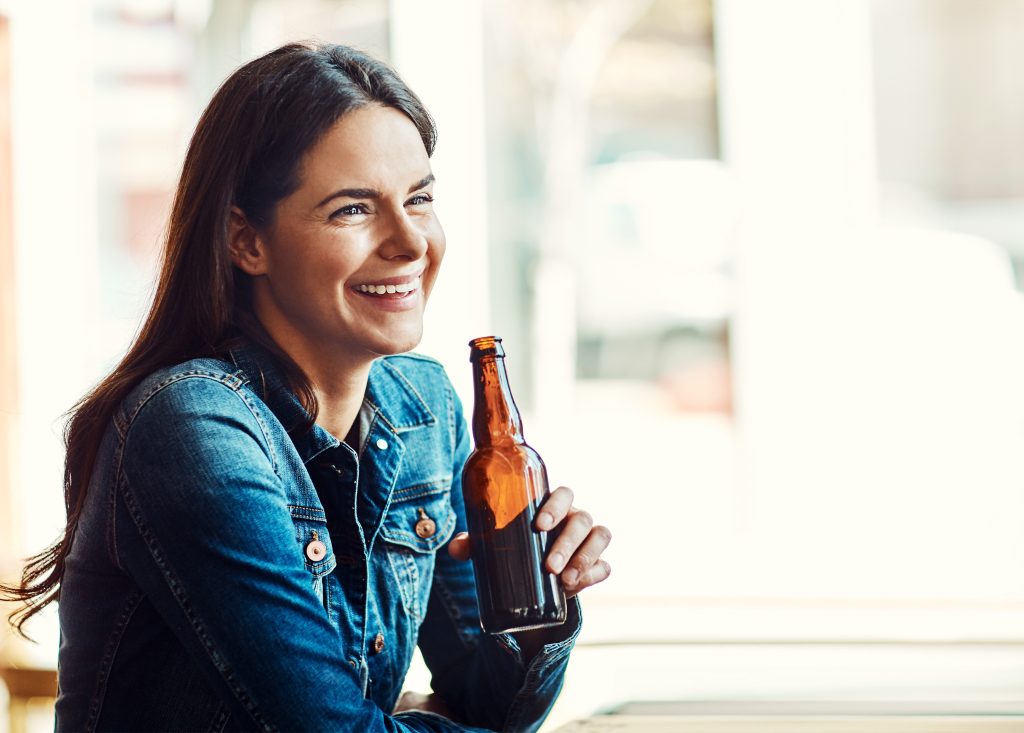 Incluso el consumo moderado de alcohol se asocia con cáncer, enfermedades cardíacas y muerte prematura